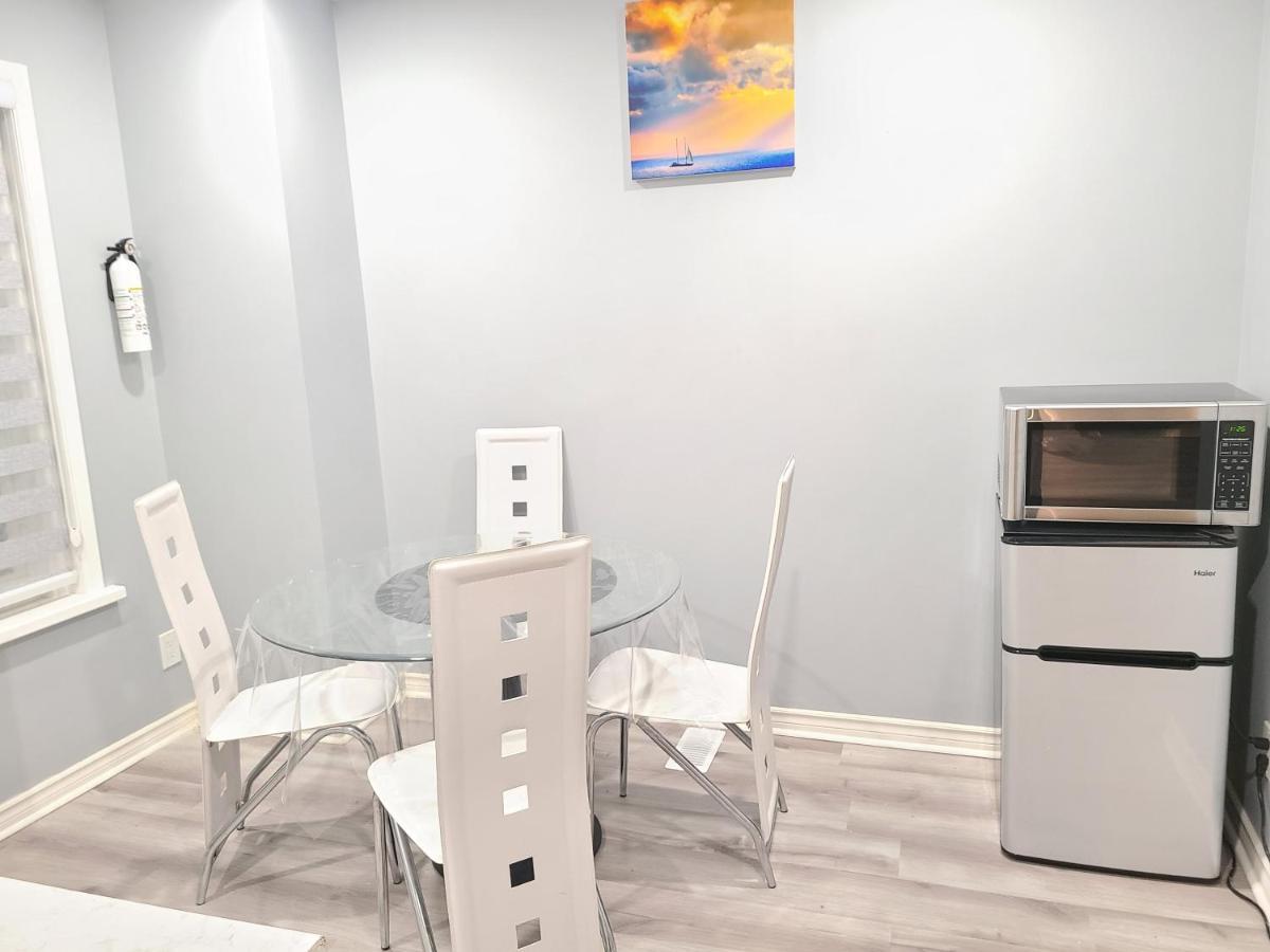 Downtown Ottawa Spacious Room Accommodation المظهر الخارجي الصورة