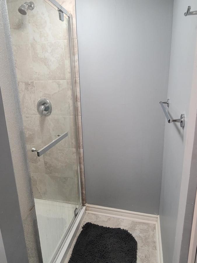 Downtown Ottawa Spacious Room Accommodation المظهر الخارجي الصورة