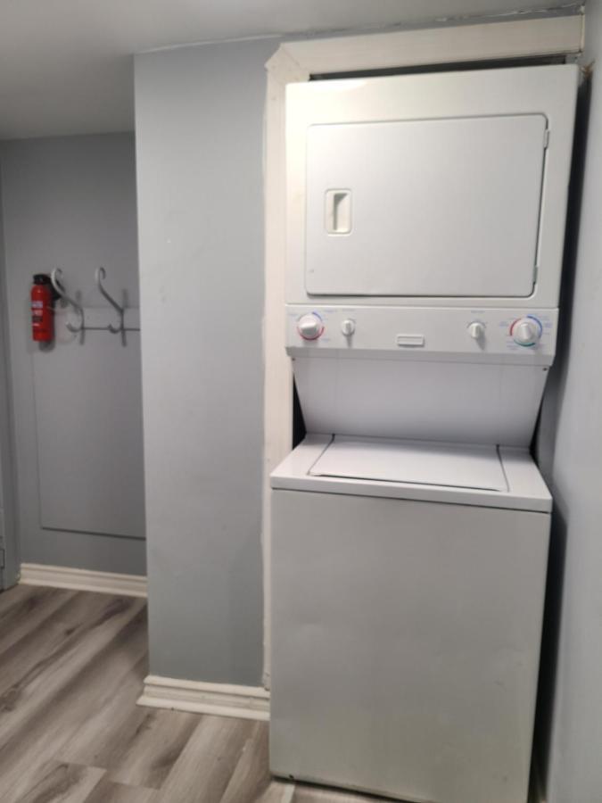 Downtown Ottawa Spacious Room Accommodation المظهر الخارجي الصورة